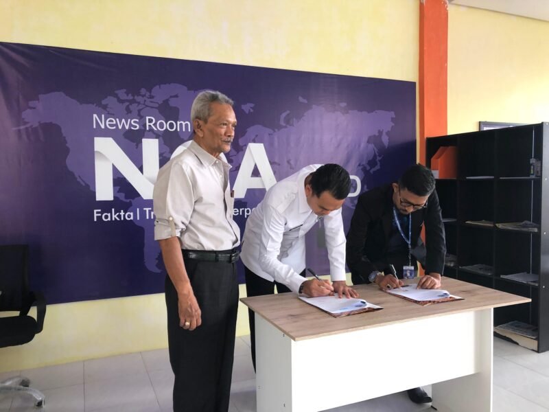 Penandatangan kerjasama antara Kepala Kantor Imigrasi Kelas II TPI Sabang, Muchsin Miralza dengan Direktur Utama NOA Indonesia, Nazarullah. Foto: Dok. Pribadi/NOA.co.id 