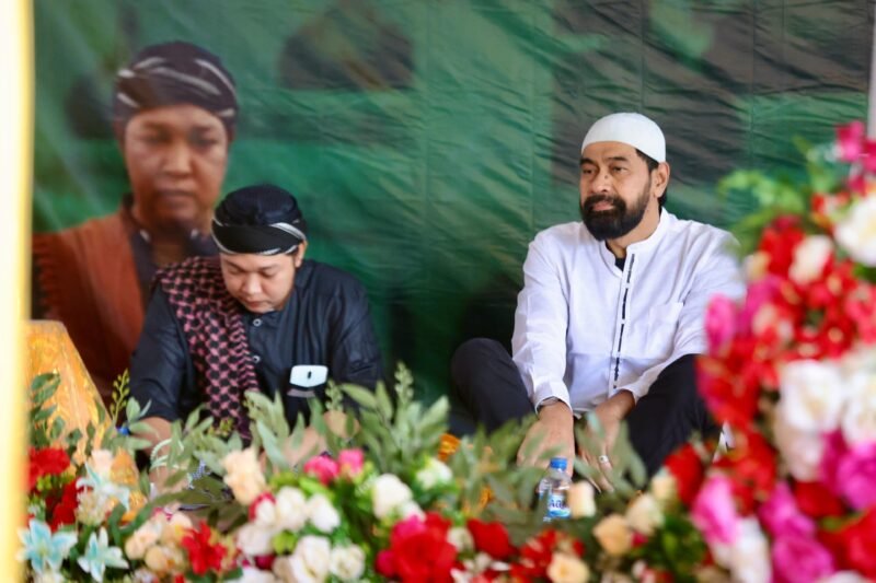Hadiri Haul ke-4 Abu Usman Pedeung, Mualem Siap Bantu Pembangunan Masjid Seribu Tiang. Foto: Dok. Biro Adpim Setda Aceh