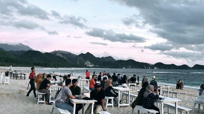 Suasana Pantai Pulau Kapuk Lhoknga. Foto direkam beberapa waktu lalu. Masuk 3 Orang tapi Hanya Diberi 1 Karcis, Petugas Wisata Pulau Kapuk Ditangkap