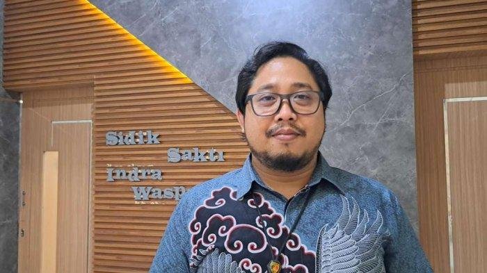 Kasat Reskrim Polresta Banda Aceh, Kompol Fadillah Aditya Pratama di sela konferensi pers, Jumat (31/1/2025). Operasi Sikat Seulawah Lampaui Target, Begini Update Tindak Premanisme di Polresta Banda Aceh.