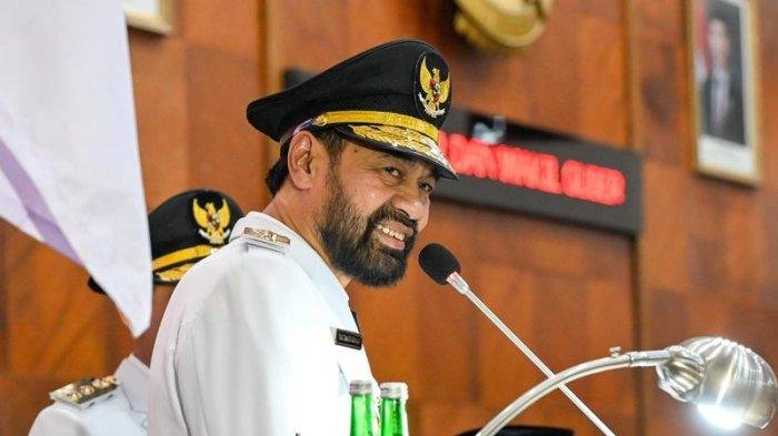 Foto ini diambil saat Muzakir Manaf alias Mualem saat berpidato dalam rapat paripurna DPR Aceh atas pelantikan dirinya sebagaia Gubernur Aceh beberapa waktu lalu. Akun FB catut nama Gubernur Aceh Muzakir Manaf.