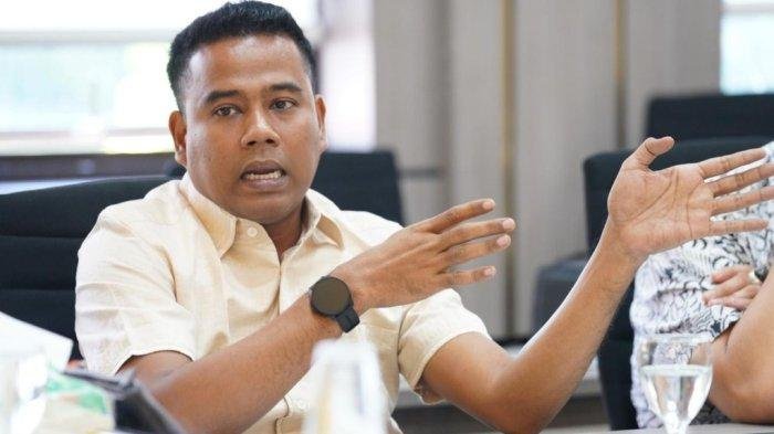 Anggota Komisi IV DPRA, Munawar AR alias Ngohwan, mendorong agar layanan Trans Koetaradja dijadikan Badan Layanan Umum (BLU), Minggu (4/5/2025).