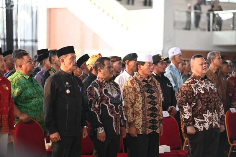 Wakil Bupati Aceh Besar Drs. Syukri A Jalil menghadiri peluncuran dan dialog percepatan musyawarah desa khusus (Musdesus) dan Pembentukan Koperasi Desa/Koperasi Merah Putih, di Balee Meuseraya Aceh Banda Aceh, Kamis (22/05/2025). Dok; FOTO MC ACEH BESAR
