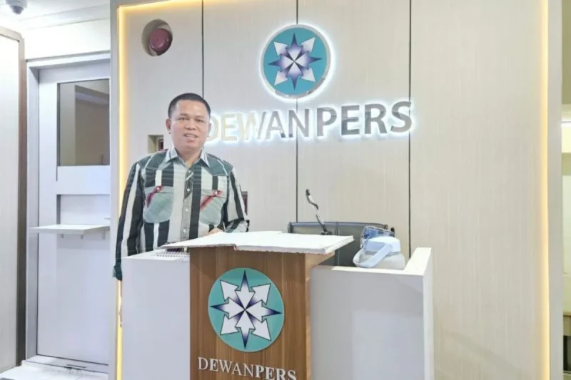 Salah seorang tokoh masyarakat Kepri Ady Indra Pawennari membuat pengaduan ke Dewan Pers terkait pelanggaran Undang-Undang Pers dan Kode Etik Jurnalistik (KEJ) yang dilakukan sejumlah media siber. FOTO: dok. ANTARA/HO-Dokumentasi Pribadi.