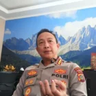 Kepala Bidang Hubungan Masyarakat Kepolisian Daerah Bali Komisaris Besar Polisi Ariasandy memberikan penjelasan kepada wartawan di Denpasar, Bali, Jumat (13/6/2025). FOTO: dok. ANTARA/Rolandus Nampu