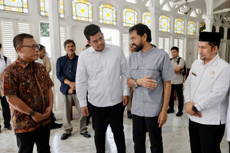 Gubernur Aceh Muzakir Manaf menerima  silaturrahmi Gubernur Sumatra Utara  Bobby Nasution di pendopo Gubernur Aceh, Rabu, 4 Juni 2025. FOTO: IST