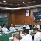 Plt. Sekretaris Daerah Aceh, M. Nasir SIP, MPA menerima kunjungan Deputi bidang koordinasi HAM, Imigrasi dan pemasyarakatan, Membahas terkait sinkronisasi dan koordinasi kementrian koordinator KUMHAM IMIPAS dan kementrian HAM dengan Pemerintah Aceh di ruang rapat Sekda Aceh, Rabu, 11-06-2025. Foto: Ist