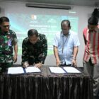 PT Angkasa Pura Indonesia Kantor Cabang (KC) Bandara Sultan Iskandar Muda secara resmi menandatangani perjanjian kerja sama dengan Pangkalan TNI AU (Lanud) Sultan Iskandar Muda terkait pengamanan operasional Bandara Internasional Sultan Iskandar Muda. Foto: Dok. Misriani/Acehnow