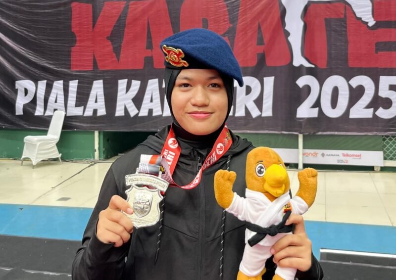 Polwan Polda Aceh Ini Raih Juara II Karate Piala Kapolri Tahun 2025. Foto: Ist