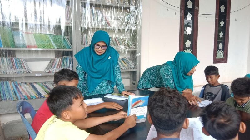 TP PKK Aceh Besar lakukan pembinaan Gelari Pelangi di Gampong Gla Meunasah Baro Kecamatan Krueng Barona Jaya Aceh Besar, Sabtu (21/06/2025). Foto: Dok. MC Aceh Besar