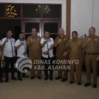 Bupati Asahan, Taufik Zainal Abidin Siregar, S.Sos., M.Si., menerima audiensi pengurus Persatuan Tinju Amatir Indonesia (Pertina) Kabupaten Asahan. Pertemuan membahas rencana pelaksanaan Kejurda Tinju Tahun 2025 yang akan berlangsung di GOR Rambate Rata Raya pada tanggal 25-30 Juni 2025 di ruang kerja Bupati Asahan pada Selasa (10/06/2025). FOTO: dok. Dinas Kominfo Kabupaten Asahan