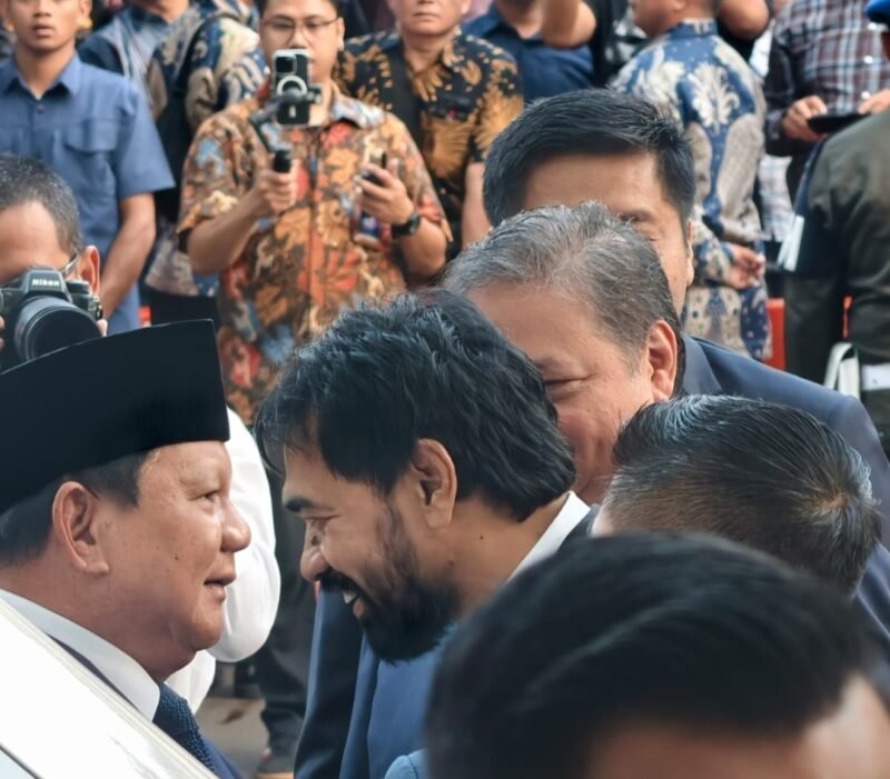 Gubernur Aceh saat berbicara langsung dengan Presiden Prabowo Subianto usai kegiatan di halaman JCC, Jakarta Pusat, Kamis, 12 Juni 2024. Foto: Pribadi/Acehnow.com