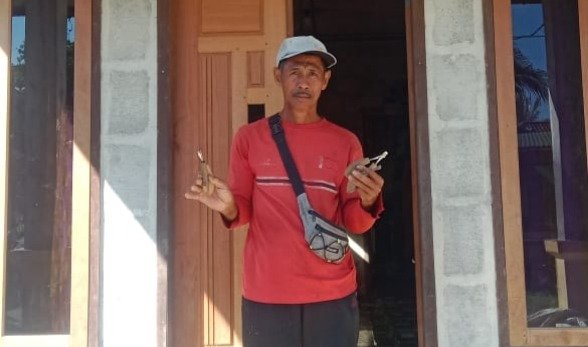Bapak Sudirahman, Ciptakan inovasi Cungkil Pinang sangat diminati masyarakat.Foto: Agus Muliadi/acehnow.