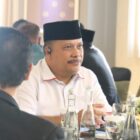 WAKIL Ketua II DPRD Kota Batam, Budi Mardiyanto, S.E., M.M., menghadiri acara pengukuhan Rony Widijarto sebagai Kepala Perwakilan Bank Indonesia (KPw BI) Provinsi Kepulauan Riau (Kepri) yang digelar di Gedung Bank Indonesia, Batam Center. Pengukuhan ini dilakukan langsung oleh Deputi Gubernur Senior Bank Indonesia, Juda Agung. Dok. Diskominfo Batam