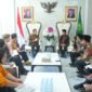 Menag Nasaruddin Umar menerima Duta Besar Inggris Dominic Jermey di Kantor Kemenag, Rabu (23/7/2025). Dok. Kemenag RI