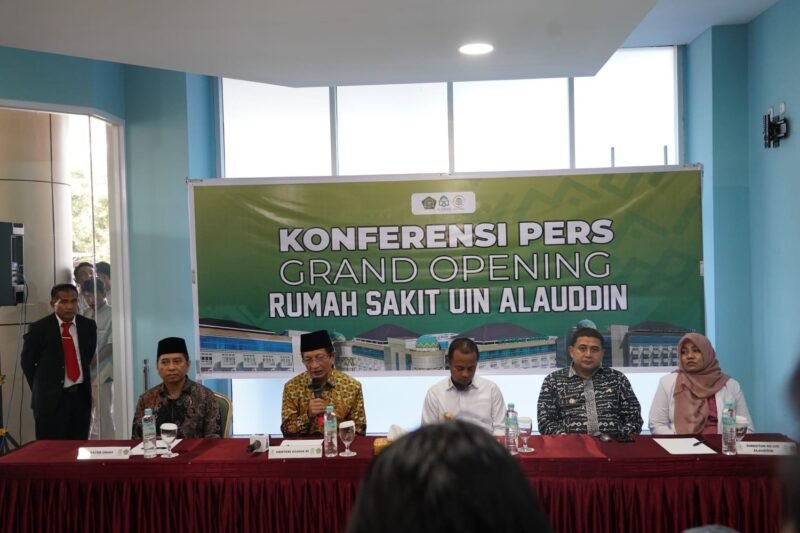 Menteri Agama Nasaruddin Umar meresmikan Rumah Sakit Universitas Islam Negeri (UIN) Alauddin Makassar. Dok. Kemenag RI