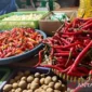 Arsip foto - Sejumlah komoditas pangan cabai rawit merah dan cabai merah keriting yang dijual pedagang di Pasar Ciracas, Jakarta Timur, Sabtu (15/3/2025). dok. ANTARA/Harianto