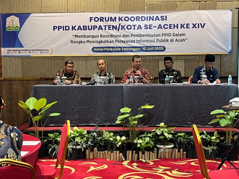 Kepala Dinas Komunikasi, Informatika dan Persandian (Diskominsa) Aceh Marwan Nusuf secara resmi membuka Forum Koordinasi Pejabat Pengelola Informasi dan Dokumentasi (PPID) Kabupaten Kota se-Aceh ke XIV di Hotel Parkside Takengon, (10/7/2025). Foto: Dok. MC Aceh Besar