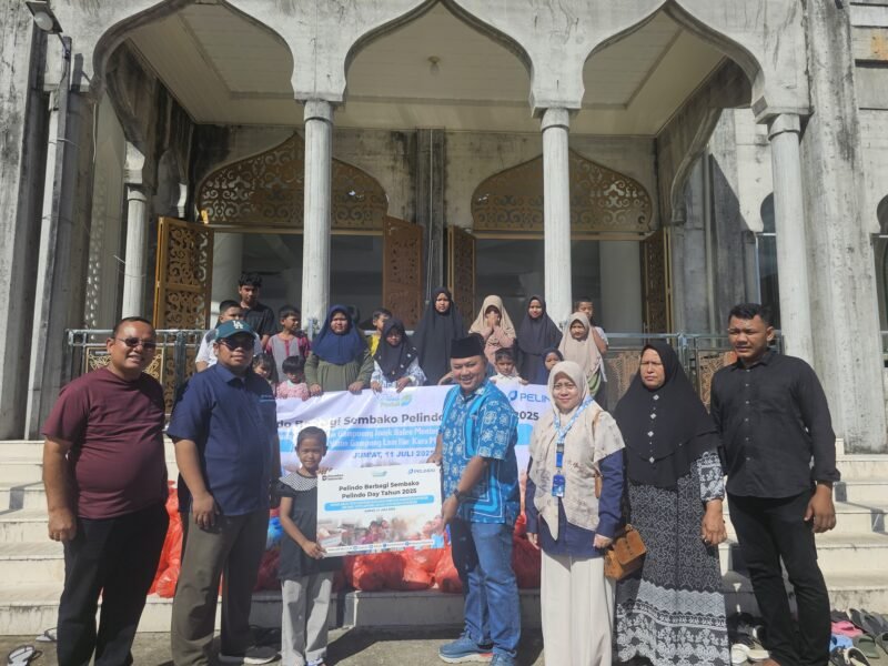 PT. Pelabuhan Indonesia (Persero) Cabang Malahayati Pelindo Bagikan 150 Paket Sembako untuk Anak Yatim di Aceh Besar dalam Rangka Pelindo Day. Foto: Dok. Misri/Acehnow