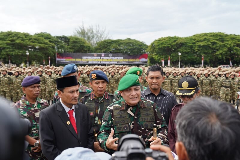 Pangdam IM Resmi Tutup Pendidikan Dasar Militer dan Pelatihan Manajerial SPPI Batch-3 di Banda Aceh. Foto Ist.