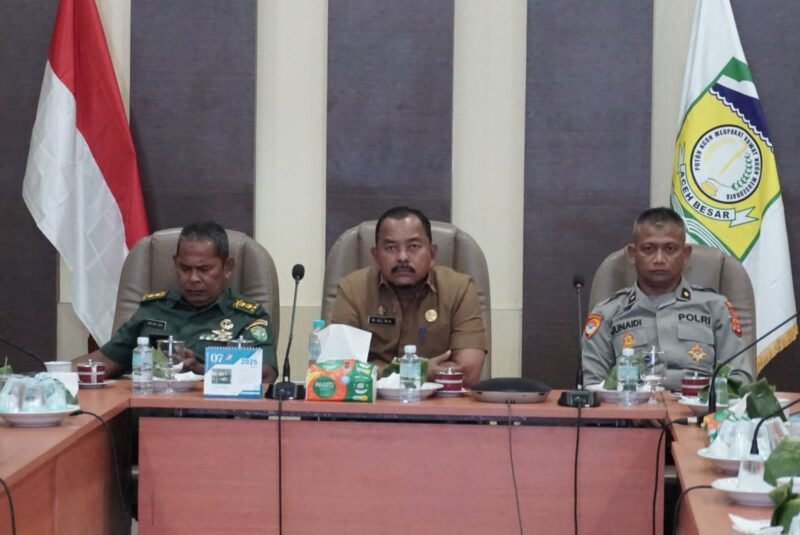 Pemkab Aceh Besar Salurkan 823 Tom  Beras ke Masyarakat. Foto: Acehnow