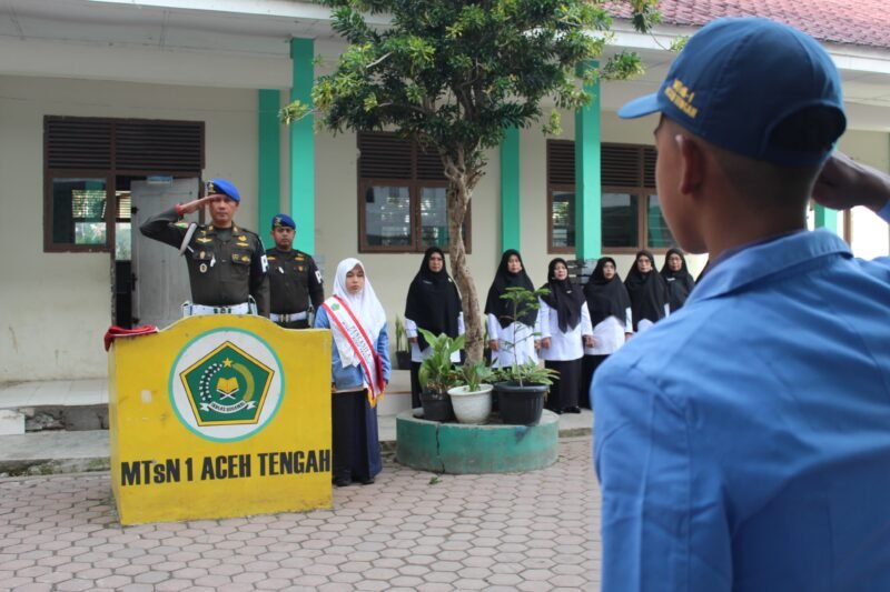 Sambut Tahun Ajaran Baru, Lettu Cpm Kaman Selian Motivasi Siswa MTsN 1Takengon Jadi Pribadi Unggul. Foto: Dok. Rahmat Ramadhan/Acehnow 