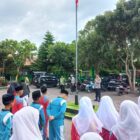 Suasana kegiatan Saweu Sekulah di MTsN 1 Bukit bersama Polres Bener Meriah, Rabu (16/7).Jadi Pribadi Unggul foto.Dok: Rahmat Ramadhan/Acehnow 
