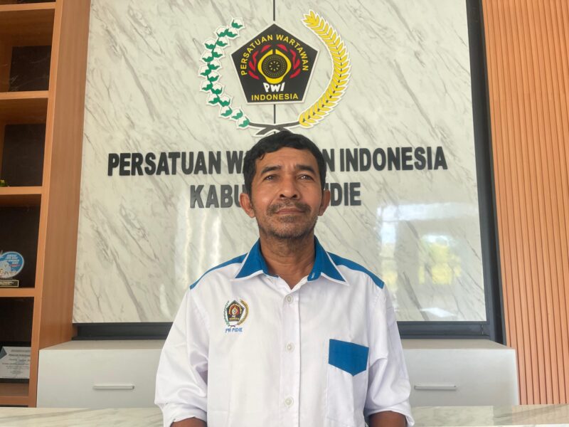 Ketua Panitia Pelaksana Konferkab VII PWI Pidie, Zamah Sari. Foto: Dok. PWI Pidie