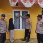 Program Unggulan Kapolres: Polsek Lut Tawar Sebar Brosur Layanan Pengaduan.Jadi Pribadi Unggul foto.Dok: Rahmat Ramadhan/Acehnow