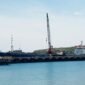 MV Keasin dan KM. Begawan Mas Dongkrak Aktivitas Bongkar Muat di Krueng Raya. (Foto: Dok. Misri/Acehnow).