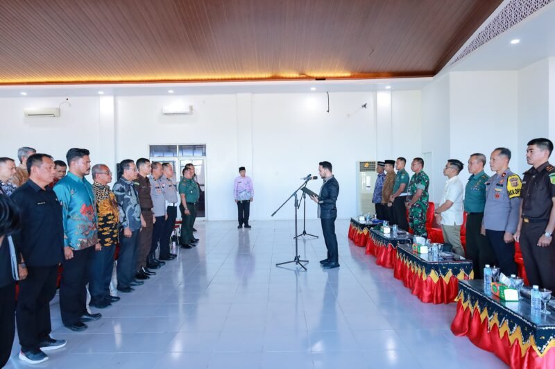 Wakil Bupati Aceh Barat Kukuhkan Panitia HUT RI ke-80. Foto: Dok. Diskominsa Aceh Barat