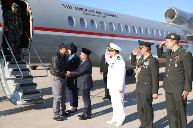 Menteri Pertahanan Republik Indonesia Sjafrie Sjamsoeddin tiba di Istanbul, Turki pada Sabtu (26/7/2025) dalam rangka kunjungan kerja ke negara tersebut. Dok. Kemenhan RI