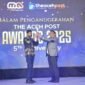 Gubernur Aceh Terima Anugerah Tokoh Peusaboh Nanggroe di The Aceh Post Awards 2025. Foto: Ist