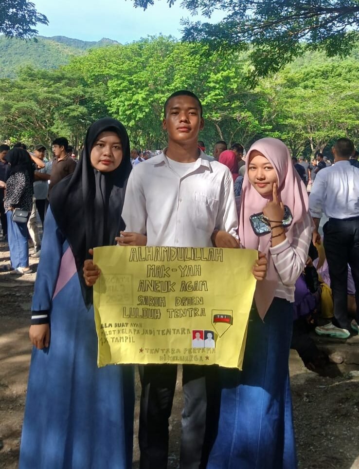 Dari Kebun Kelapa ke Barak Tentara, Fajar Menginspirasi Generasi Muda. (Foto: Dok. Misri/Acehnow).