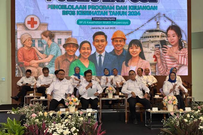 Direktur Utama BPJS Kesehatan Ali Ghufron Mukti (tengah)/Foto: Aulia Damayanti/detikcom