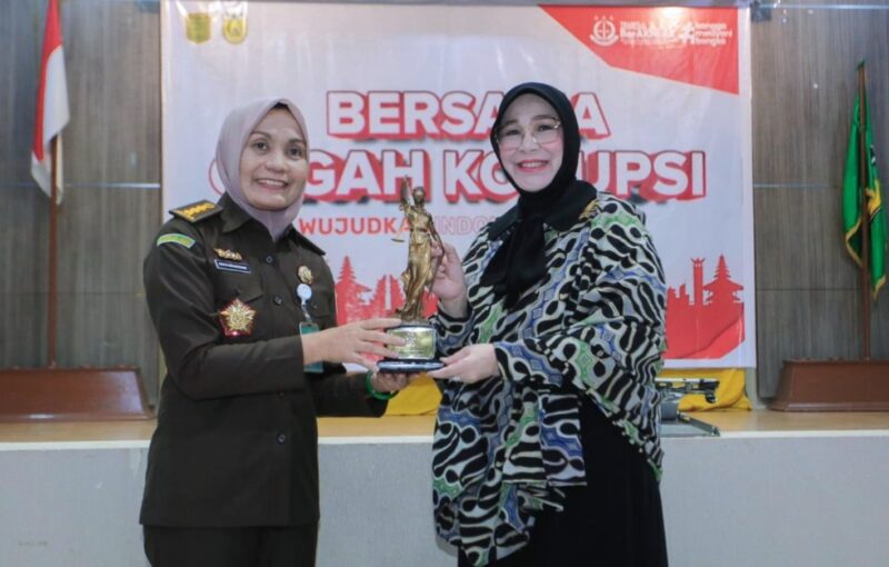 Membangun Kesadaran Hukum dan Budaya Antikorupsi dalam Birokrasi Banda Aceh. Foto: Acehnow