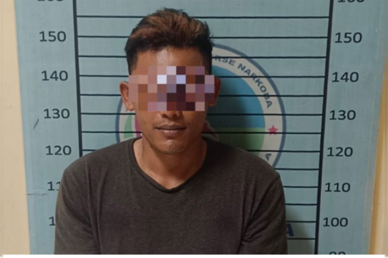 Seorang pria berinisial MMF (32), warga Desa Pasir Bangun, Kecamatan Lawe Alas, ditangkap saat berada di sebuah warung makan di Desa Darul Amin, Kecamatan Lawe Alas, pada Selasa, 29 Juli yang lalu. Dok. Polda Aceh
