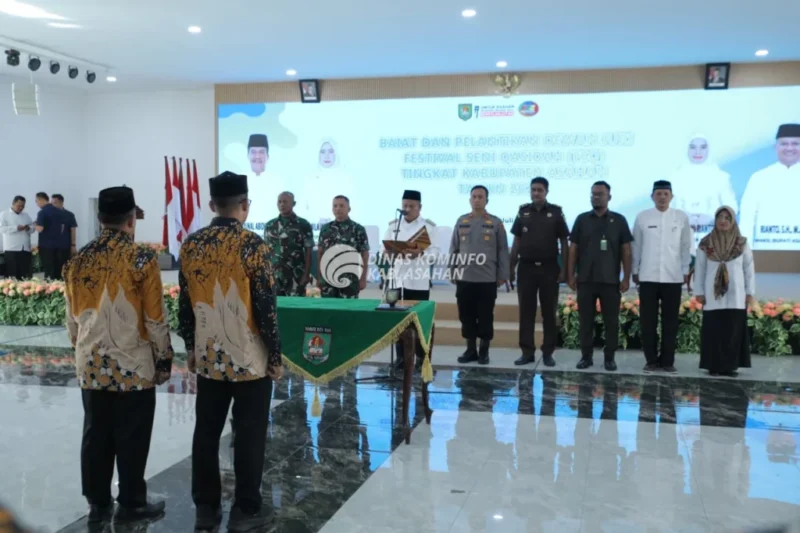 Wakil Bupati Asahan, Rianto, S.H., M.A.P secara resmi membaiat dan melantik Dewan Juri Festival Seni Qasidah (FSQ) Tingkat Kabupaten Asahan Tahun 2025. Rabu (30/07/2025). Dok. Kemenag RI