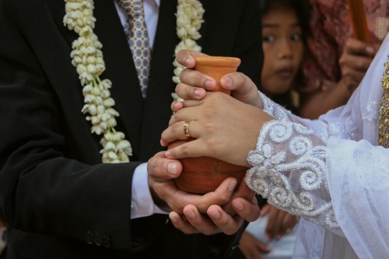 Ilustrasi nikah siri. dok. pexels.com/Arbiansyah Sulud