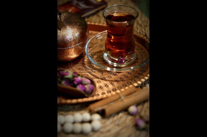 Ilustrasi - Teh sereh bantu turunkan kolesterol & atasi jerawat dengan alami. Rutin minum bikin sehat & kulit bersih! (pexels.com/Zhi Hoss)