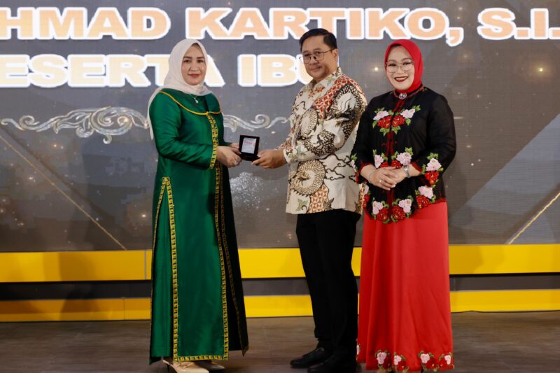 Marlina Usman  hadiri malam pisah sambut kapolda Ach  di Polda  Aceh, Sabtu Malam, 23 Agustus 2025. dok. Ist
