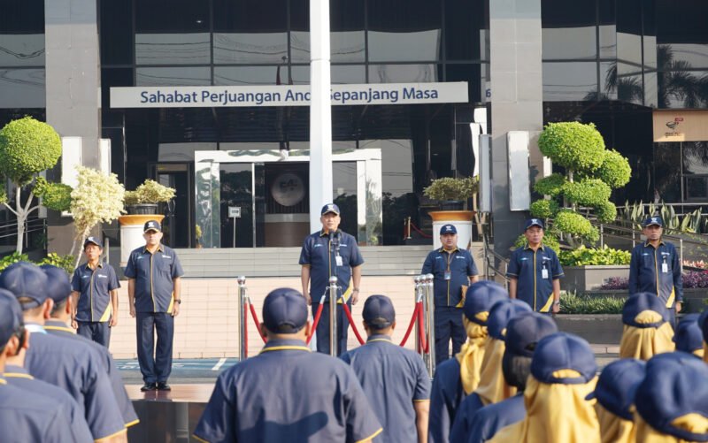 Inspektur Jenderal Kementerian Pertahanan (Irjen Kemhan) Letnan Jenderal TNI Rui F.G.P. Duarte selaku Komisaris Utama PT. ASABRI beserta jajaran Direksi dan Komisaris memperingati 54 Tahun berdirinya PT. ASABRI (Persero) pada Jumat (1/8/2025). Dok. Kemenhan RI