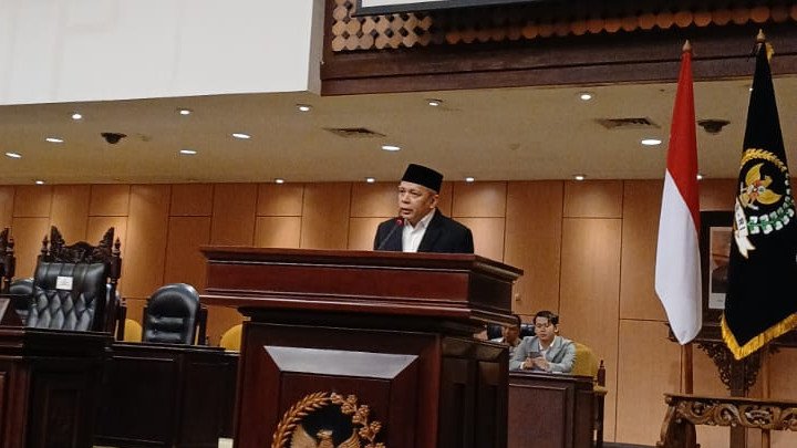 Direktur Jaminan Produk Halal Kementerian Agama Muhammad Fuad Nasar yang hadir mewakili Menteri Agama pada Pelepasan Da’i Ke Pelosok Negeri di ruang sidang paripurna DPD-RI Kompleks Parlemen di Senayan, Jakarta, Jumat (8/8/2025). dok. Kemenag RI