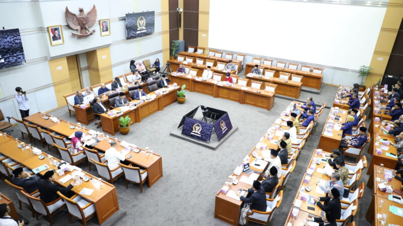 DPR dan Pemerintah menyepakati penggunaan uang muka BPIH untuk pembayaran fasilitas tenda Armuzna dan Masyair 1447 H/2026 M, Kamis (21/8/2025). Dok. Kemenag RI