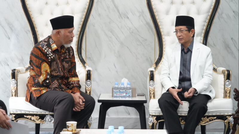 Menag Nasaruddin Ummar bertemu Gubernur Sumbar Mahyeldi Ansharullah, di Kantor Kemenag Pusat, Kamis (21/8/2025). dok. Kemenag RI