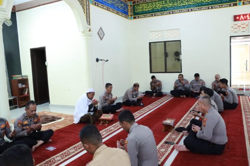 Personel Polres Bener Meriah kembali mengikuti kegiatan pembinaan rohani dan mental (Binrohtal) yang rutin digelar setiap hari Kamis. Dok. Polres Bener Meriah 