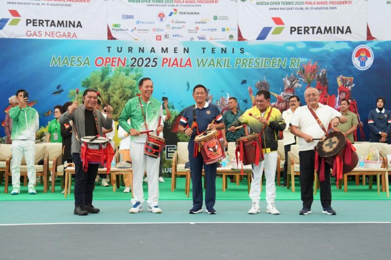 Sekretaris Kementerian Pemuda dan Olahraga Republik Indonesia (Kemenpora RI) Gunawan Suswantoro hari Jumat (29/8) pagi menghadiri pembukaan Kejuaraan Tenis Maesa Open 2025 di Anwa Racquet Club Tennis Indoor, Kembangan, Jakarta Barat.(foto:Herry/kemenpora.go.id)