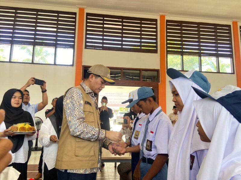 Bupati Aceh Selatan, H. Mirwan MS, saat meresmikan Sekolah Rakyat di Labuhanhaji, Senin, 18 Agustus 2025. DOK. IST