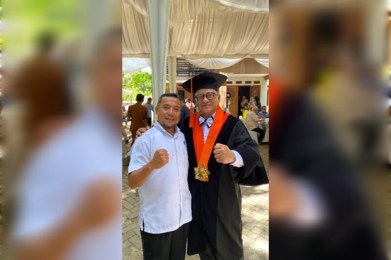 Kepala Balai Arsip Statis dan Tsunami Arsip Nasional Republik Indonesia (BAST ANRI), Muhamad Ihwan, S.Sos., M.Si., melakukan kunjungan silaturahmi ke kediaman Prof. Dr. Ir. M. Dirhamsyah, M.T., IPU, sebagai bentuk apresiasi atas pengukuhan beliau sebagai Profesor dalam bidang keilmuan Sistem Produksi. Dok. Ist