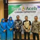 Dinas Pendidikan dan Kebudayaan (Disdikbud) Aceh Selatan menjalin kerja sama dengan PT Bank Aceh Syariah Cabang Tapaktuan untuk mendukung penerapan sistem transaksi non-tunai dalam penyaluran Dana Bantuan Operasional Sekolah (BOS). Dok. Ist